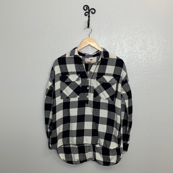 3/$25 Old Navy Plaid Overshirt. size XS, black and white. - Picture 1 of 12